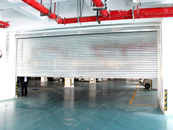 鋼質防火卷簾門（豎式）