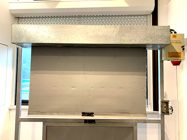 活動式擋煙垂壁