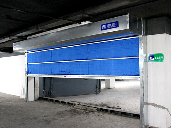 無機布防火卷簾門（卷軸式）