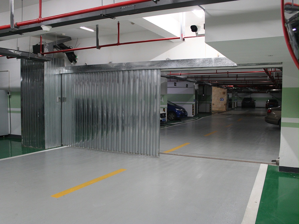 鋼質防火卷簾（側向式）