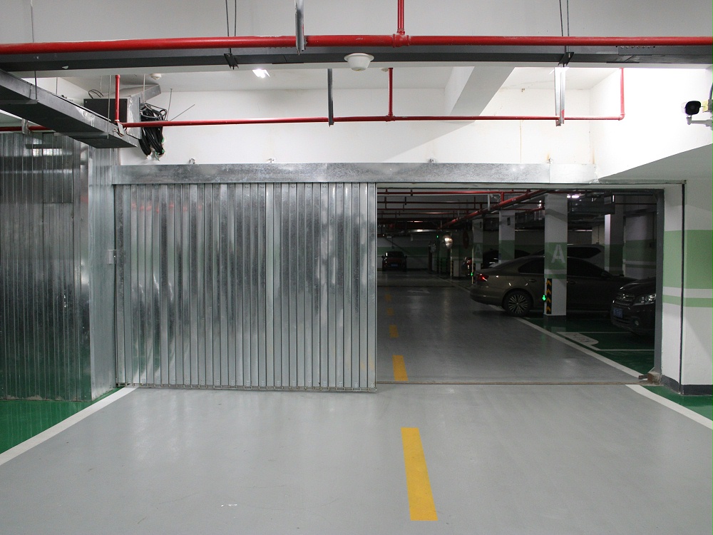 鋼質防火卷簾（側向式）